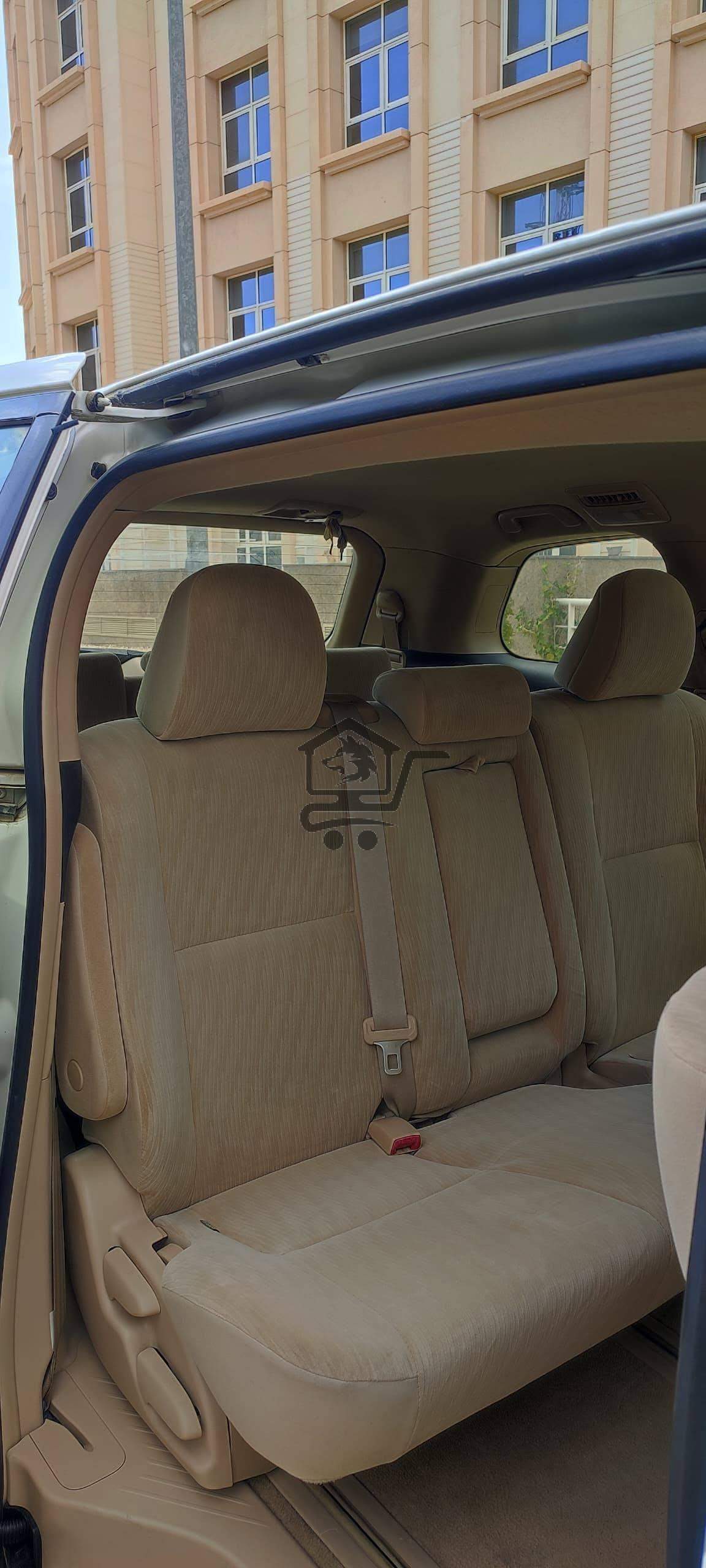 Toyota Previa 2014 - الصورة 7
