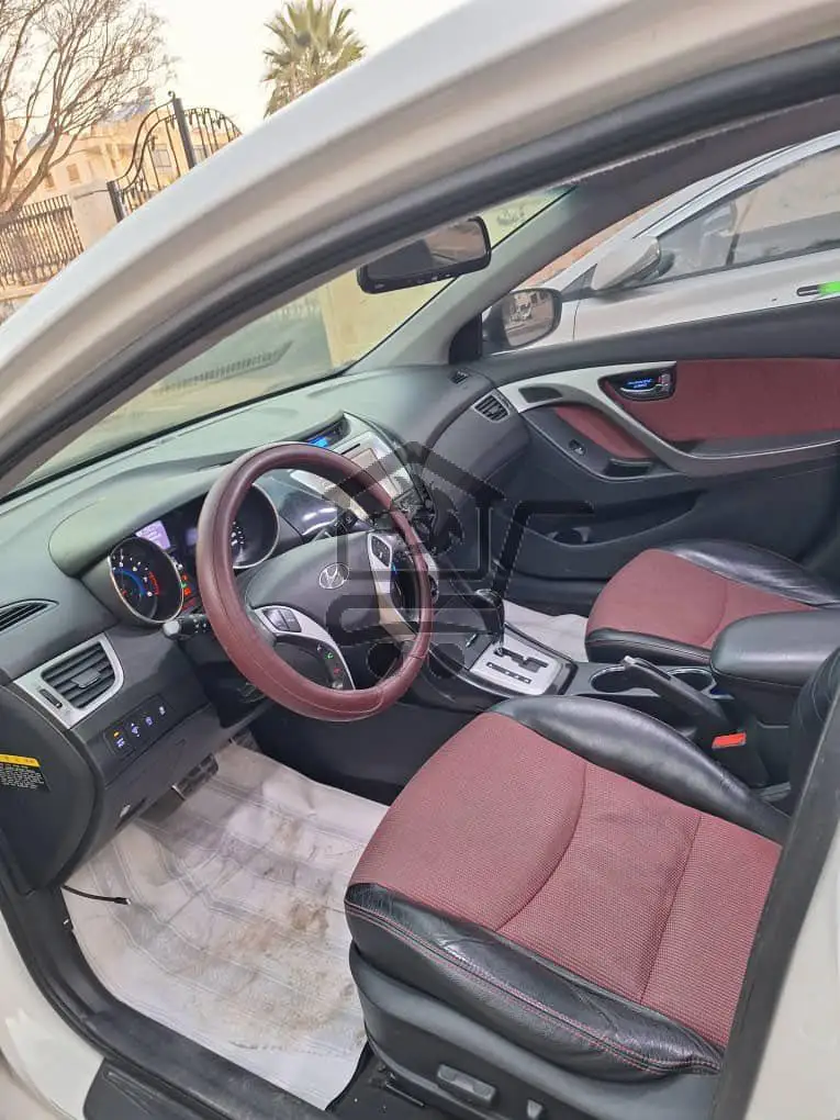 هونداي أفنتي  ٢٠١١ - الصورة 4