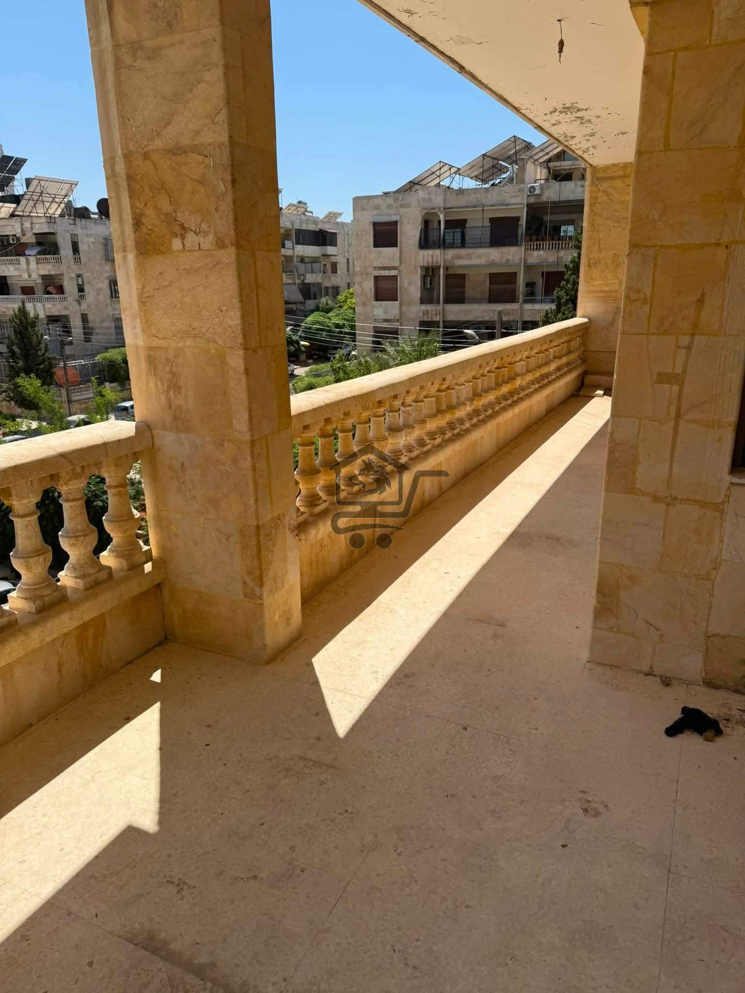 منزل فاخر - الصورة 8