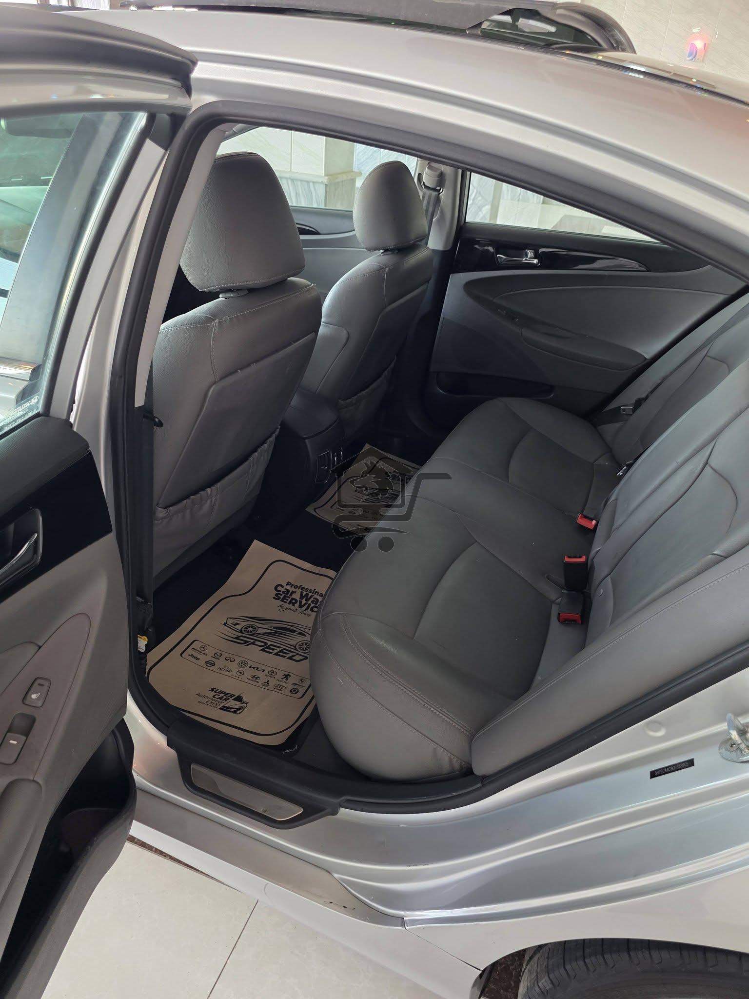 Hyundai Sonata 2012 - الصورة 10