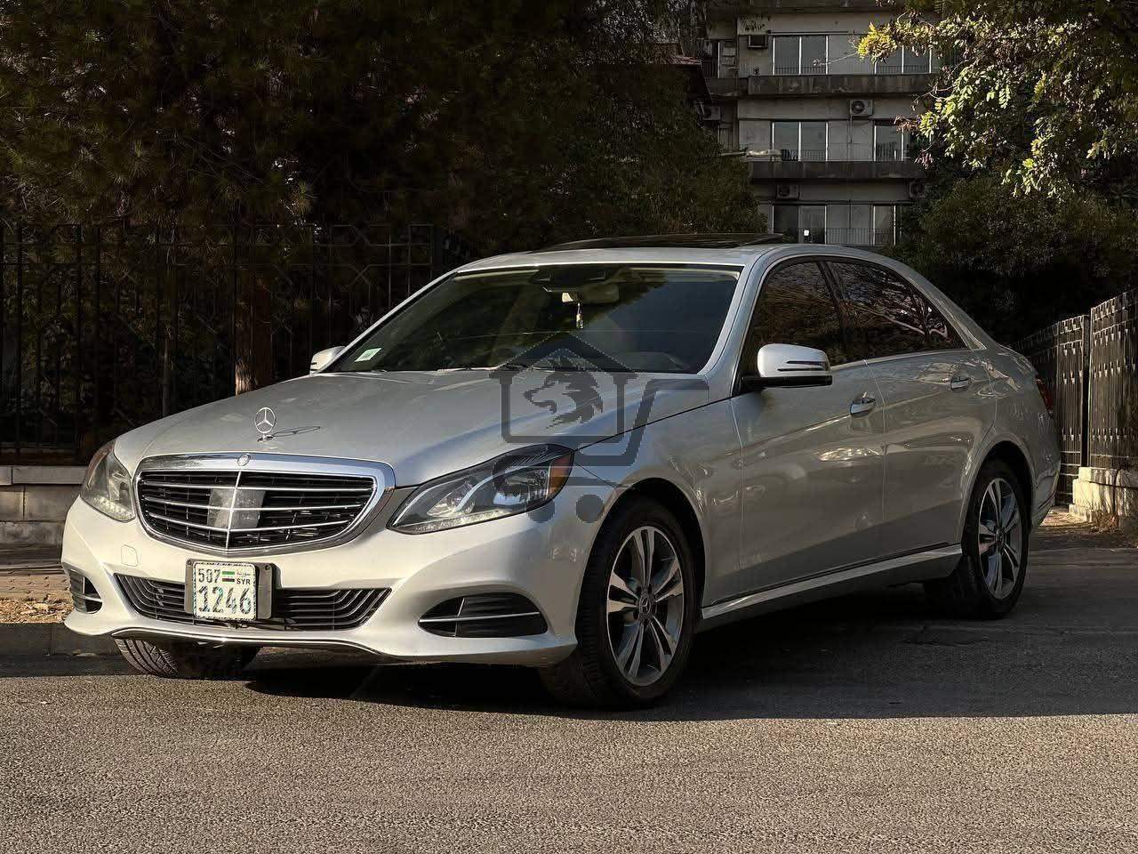 Mercedes-Benz E350 - الصورة 1