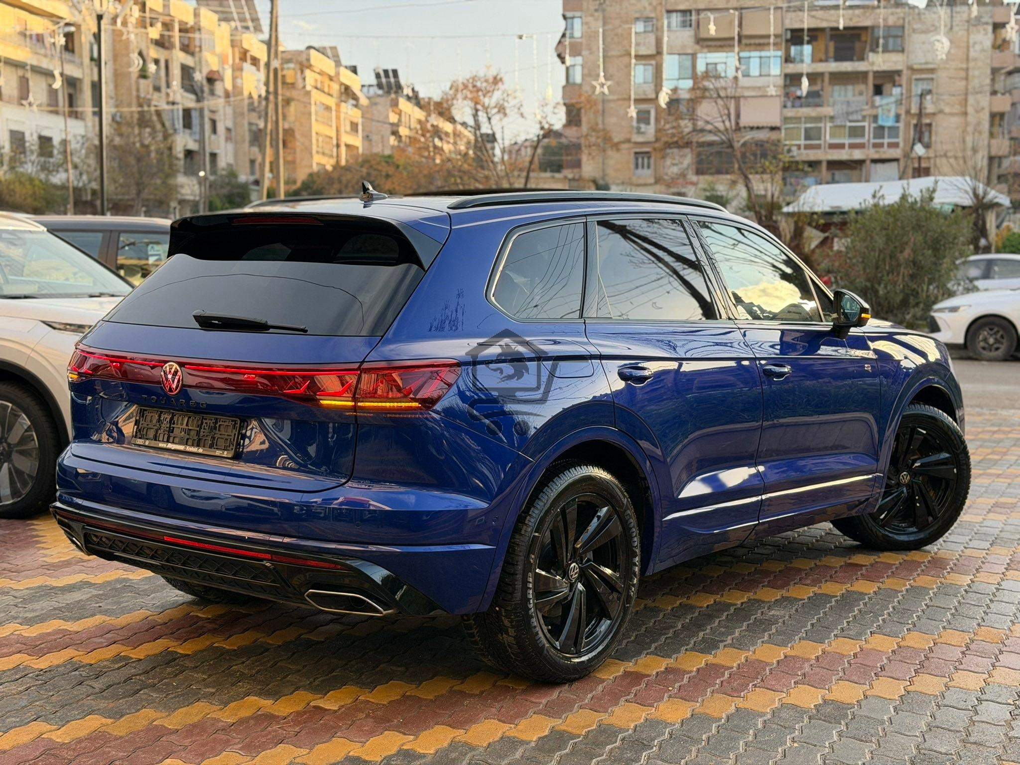 Volkswagen Touareg R 2024 - الصورة 4