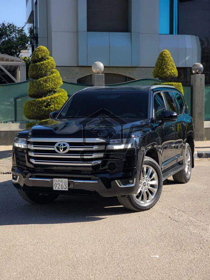Toyota Land Cruiser GXR - الصورة 1
