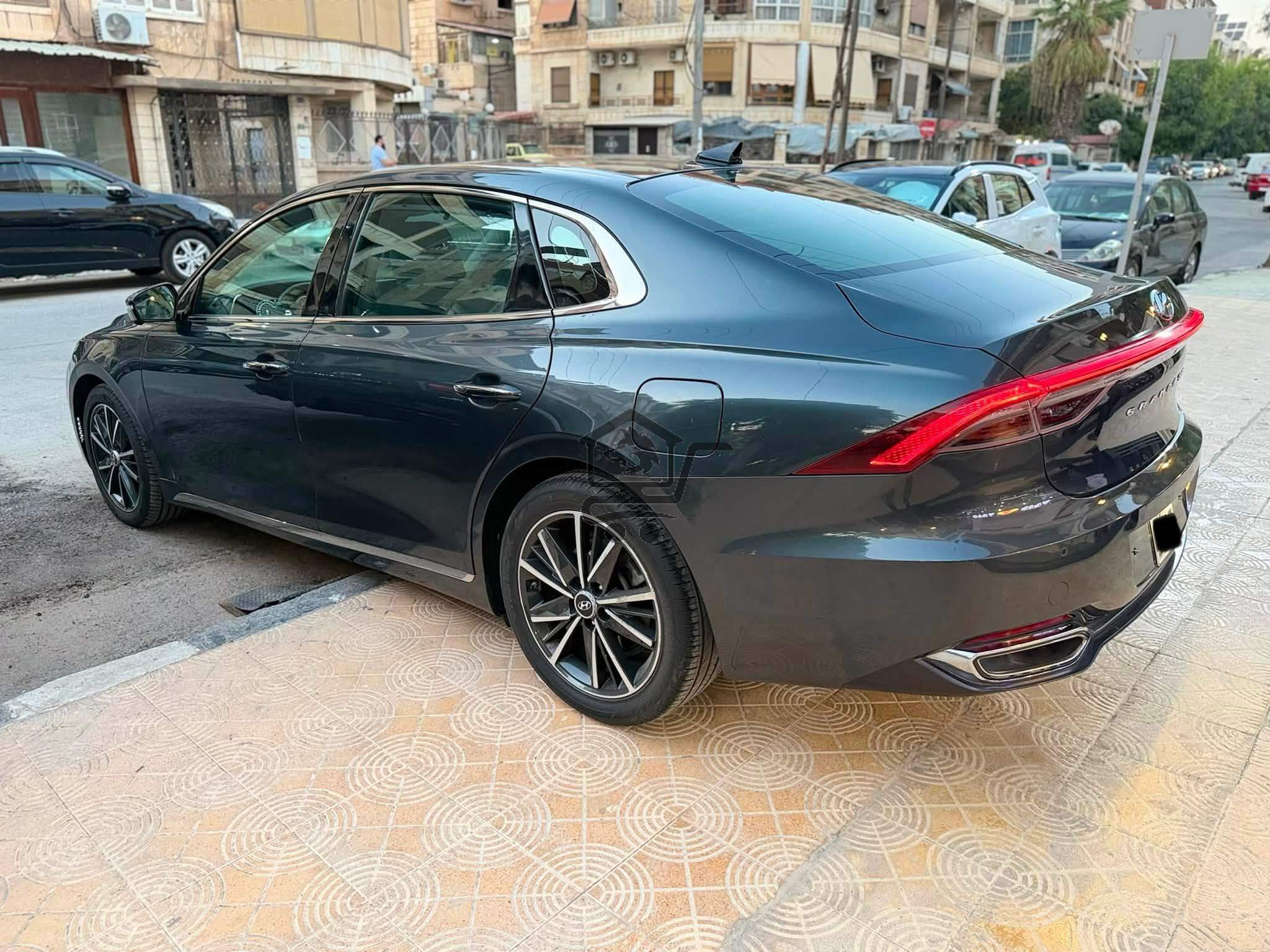 Hyundai Grandeur 2023 - الصورة 4