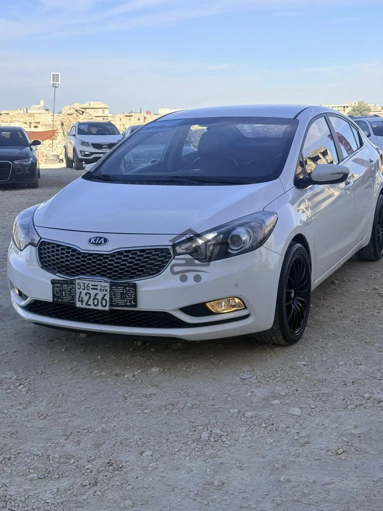 كيا كي 3 2013 - الصورة 1