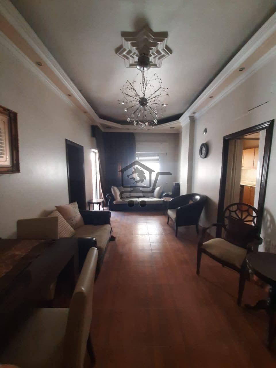 منزل بموقع حيوي - الصورة 1