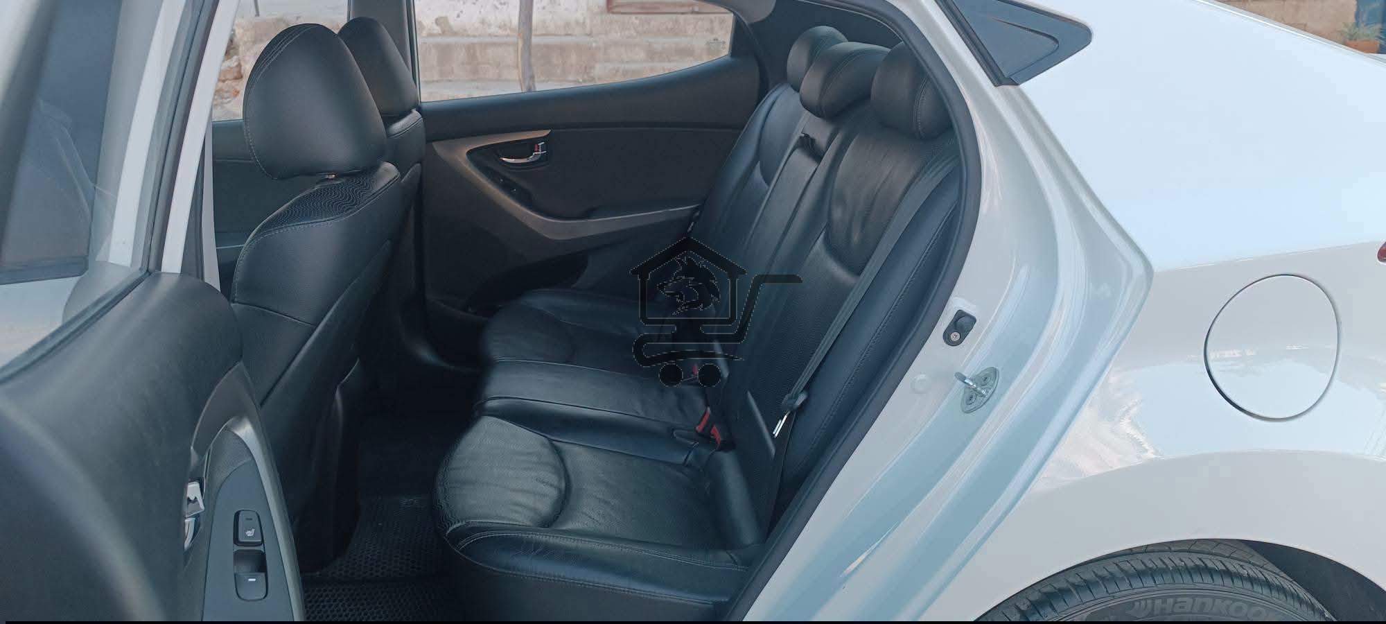 Hyundai Elantra 2011 - الصورة 10