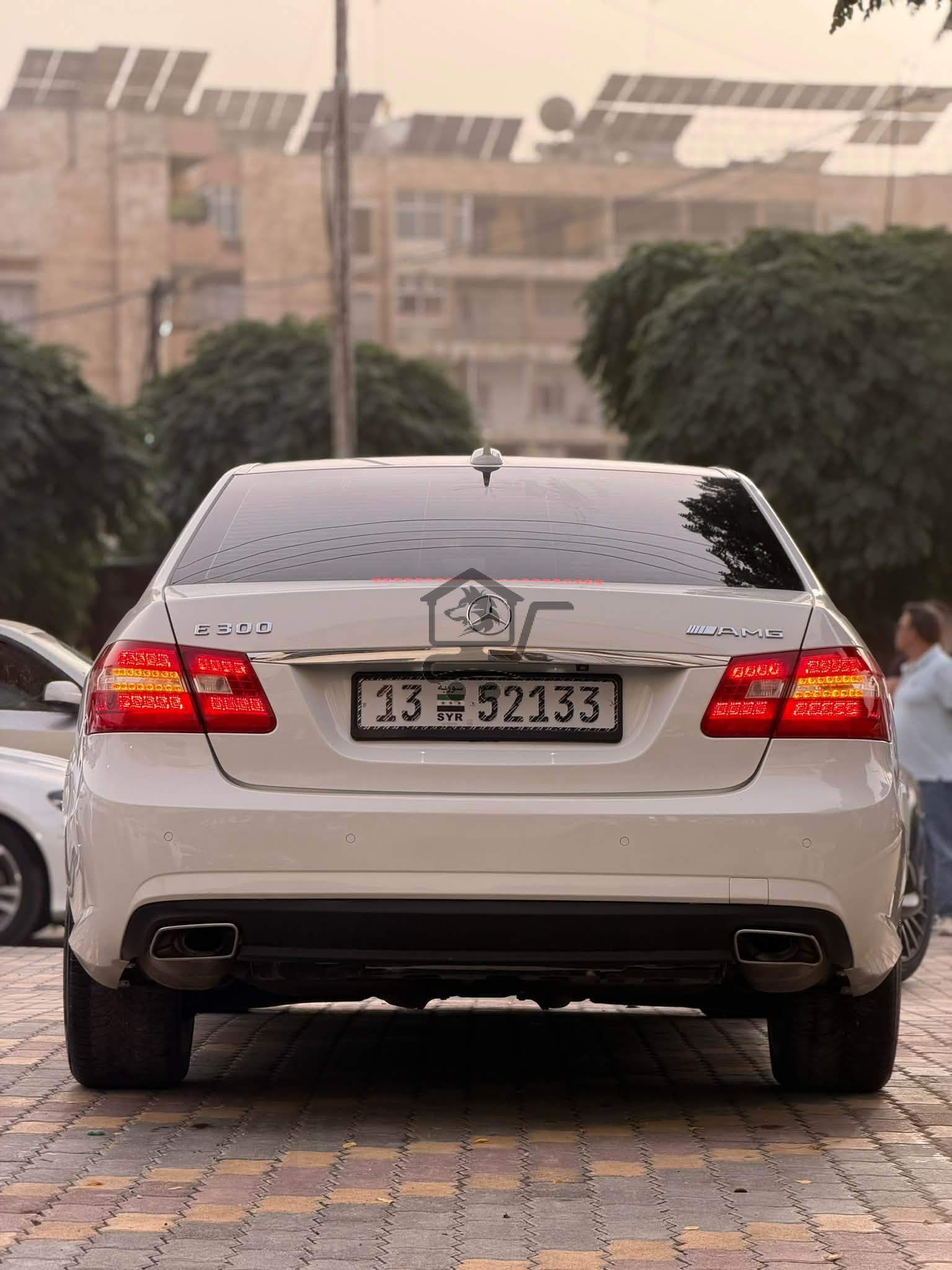 Mercedes-Benz E300 AMG 2013 - الصورة 4