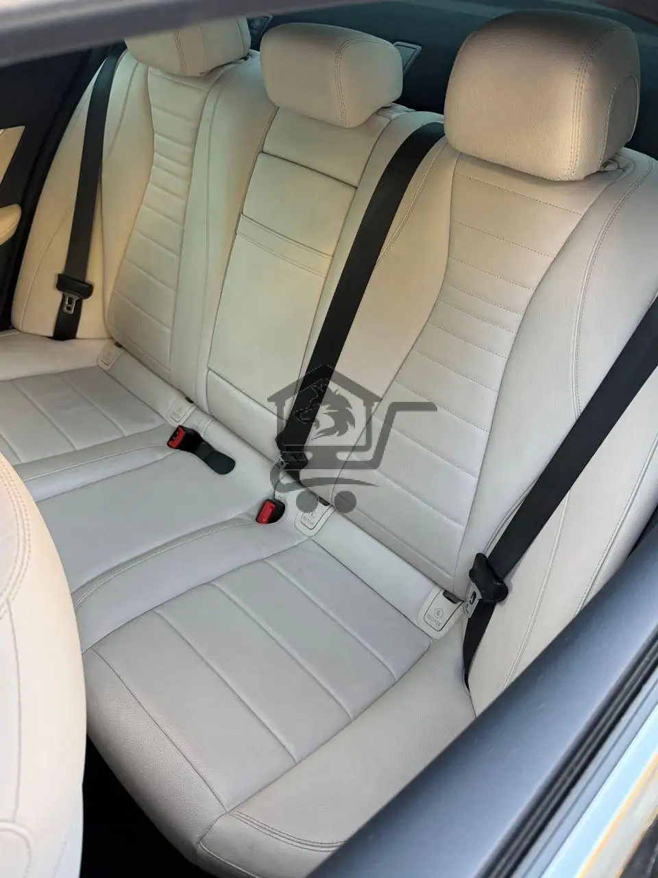 Mercedes Benz E250 - الصورة 10