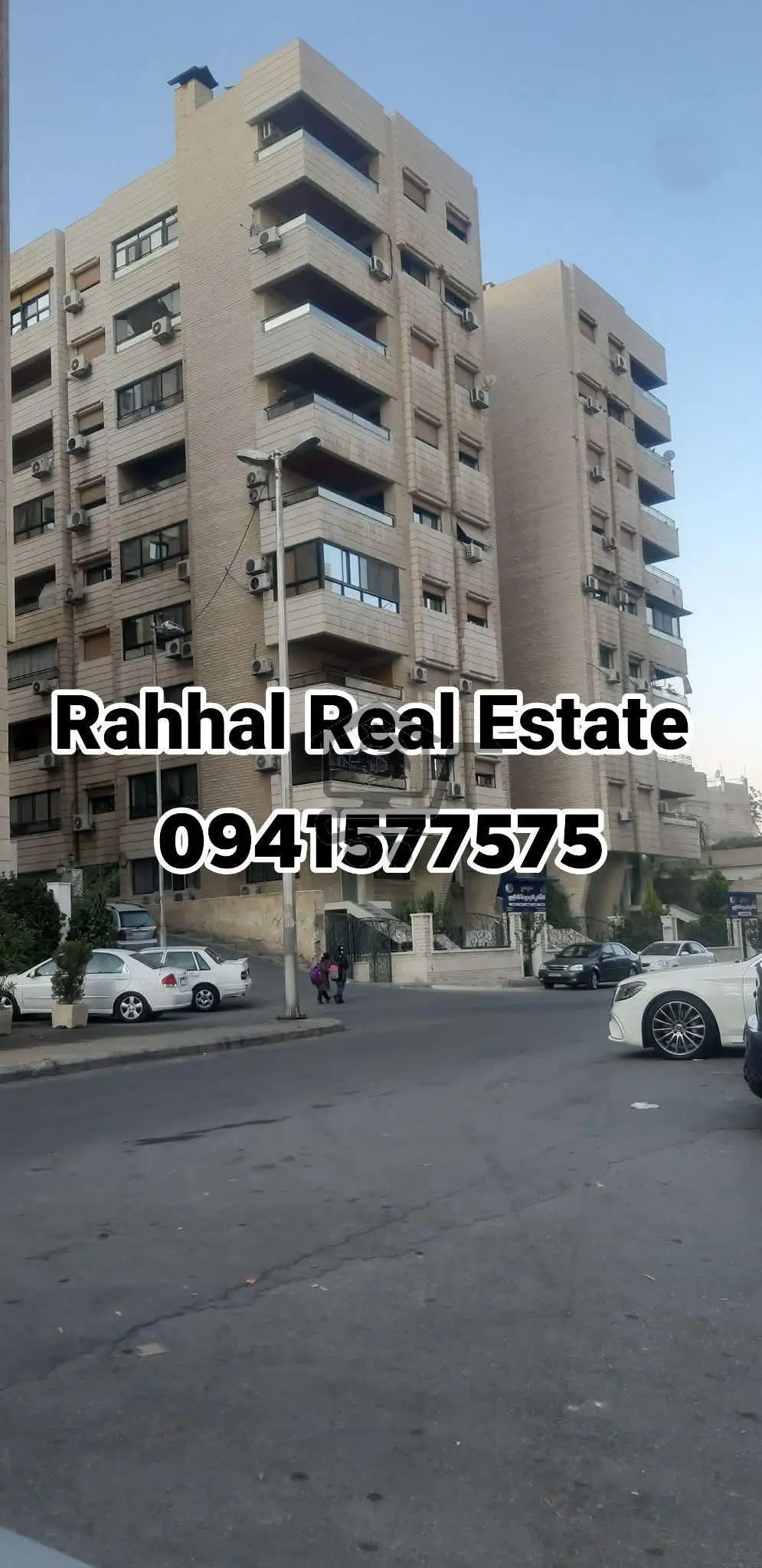 شقة بإكساء جيد جيداً وموقع مميز