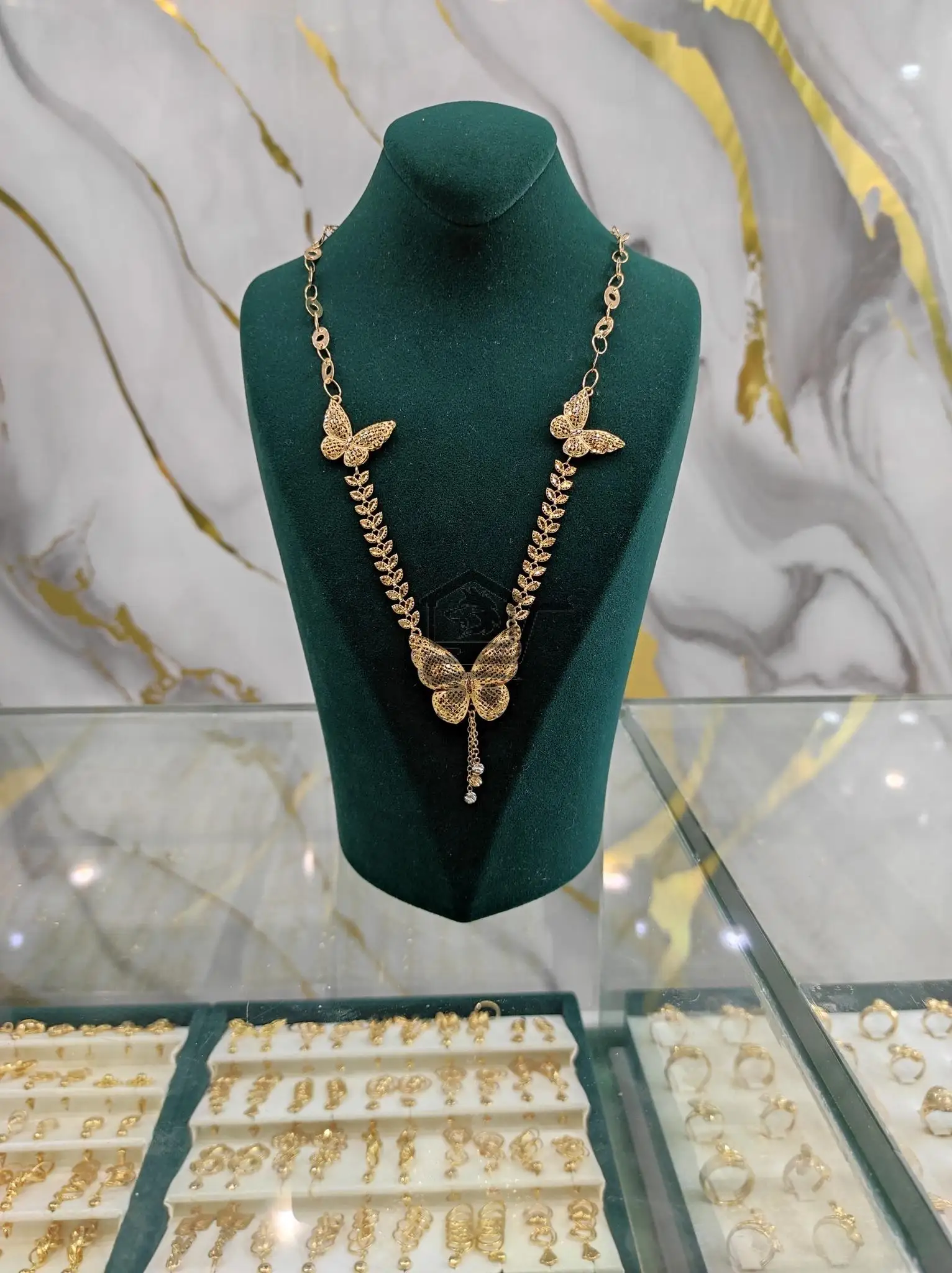 مجوهرات حنيفة و العمر - الصورة 5