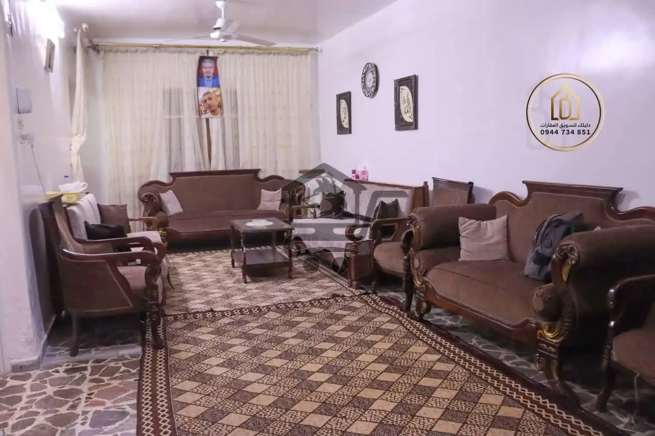 بيت للبيع بموقع متميز - الصورة 8