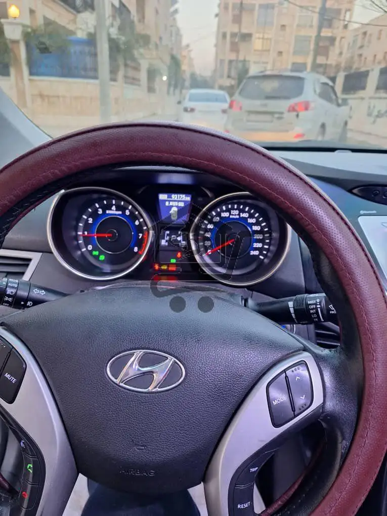 هونداي أفنتي  ٢٠١١ - الصورة 8