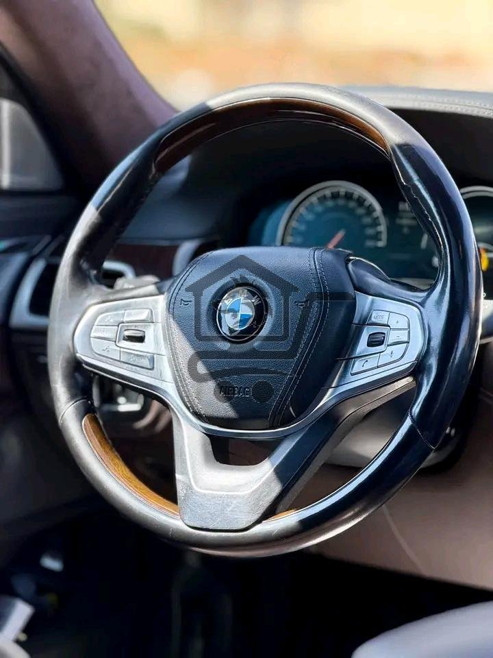 MERCEDES SCLASS 550 - الصورة 5