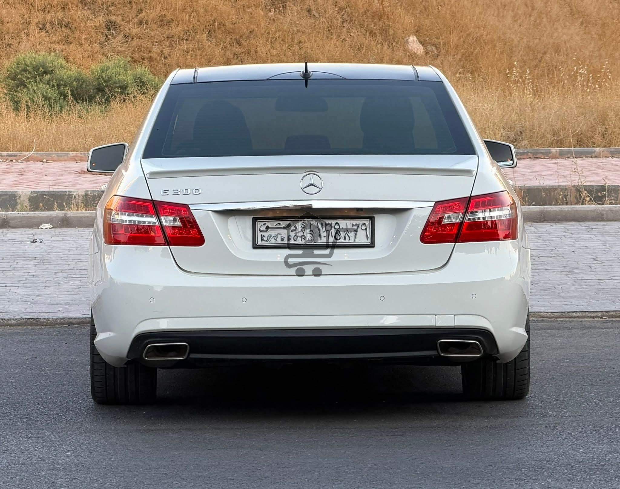Mercedes Benz E300 - الصورة 3