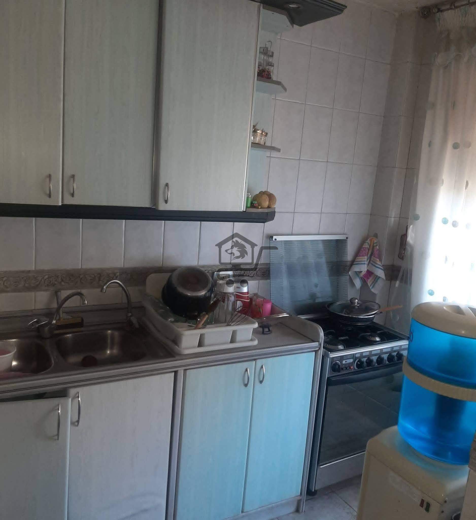 شقة بإكساء ممتاز - الصورة 4