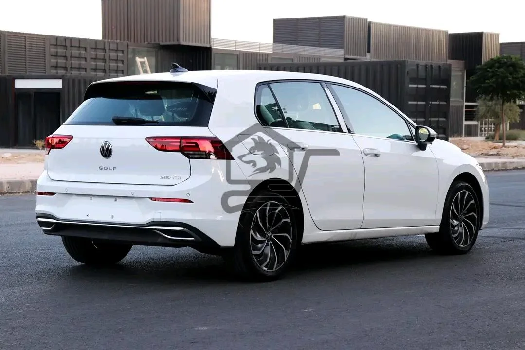 Volkswagen Golf - الصورة 2