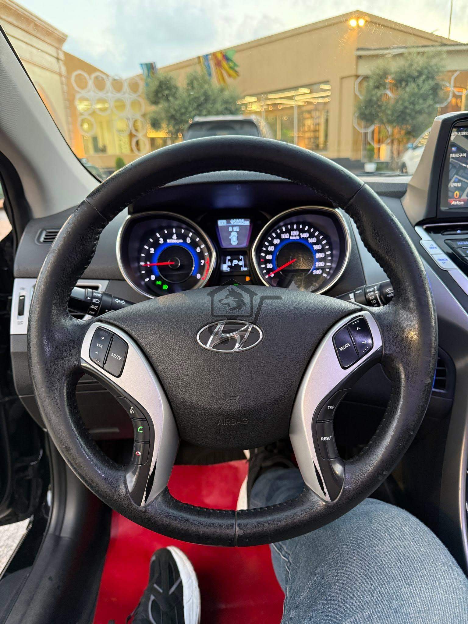 Hyundai Avante 2011 - الصورة 7