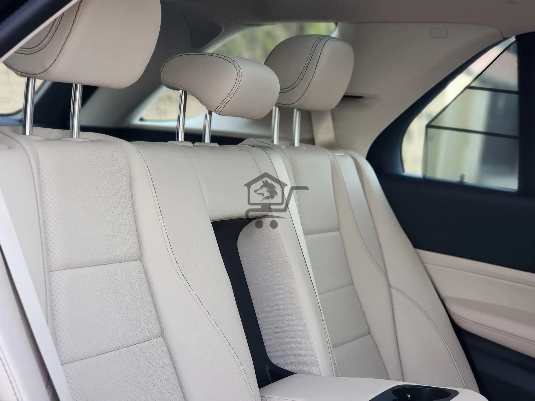 Mercedes Benz - الصورة 4