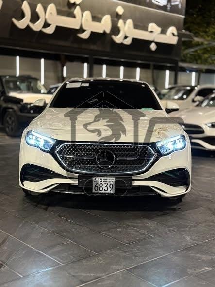 Mercedes Benz - الصورة 1
