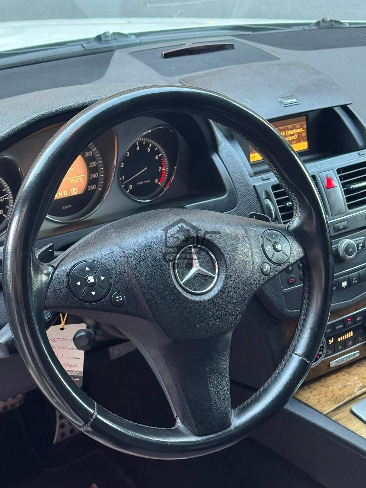 Mercedes-Benz C300 2011 - الصورة 7