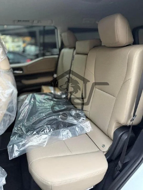 Toyota Land Cruiser (PRADO) - الصورة 9