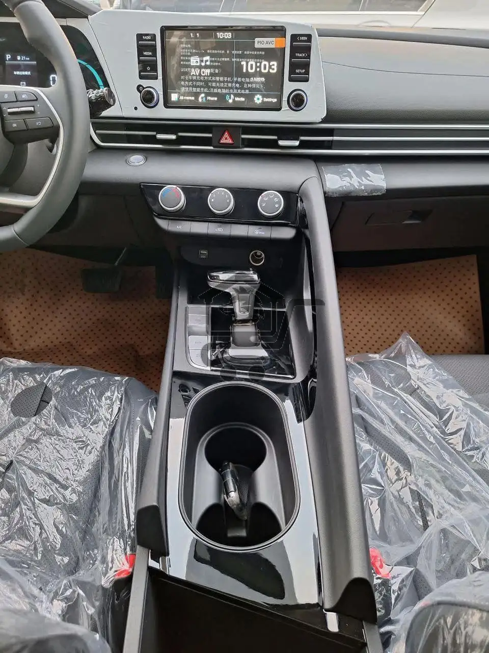 2025 Hyundai Elantra - الصورة 6