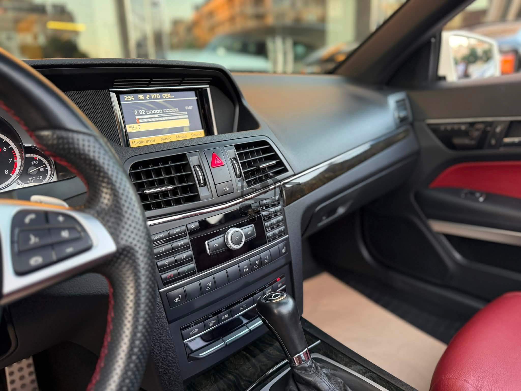 Mercedes-Benz E250 Cabriolet - الصورة 8
