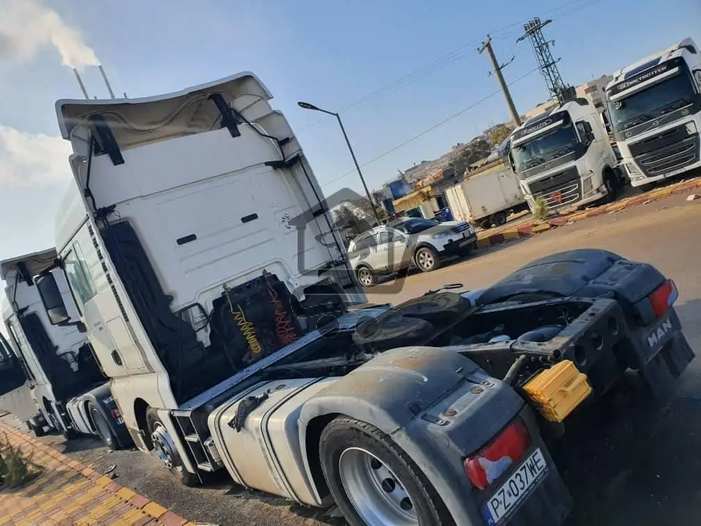 نوع مان موجود سيارتين موديل 2015 - الصورة 7