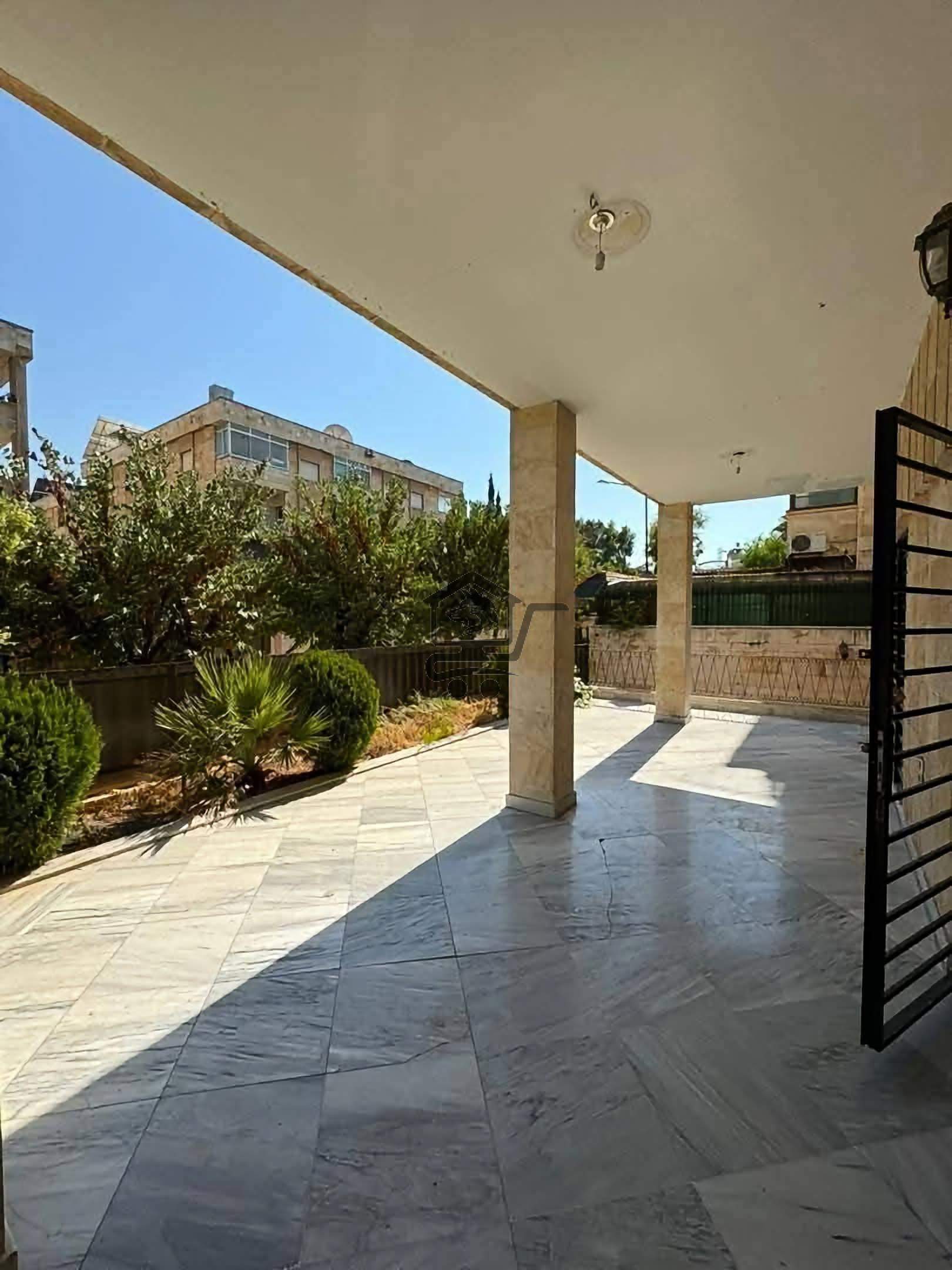 منزل فاخر - الصورة 8
