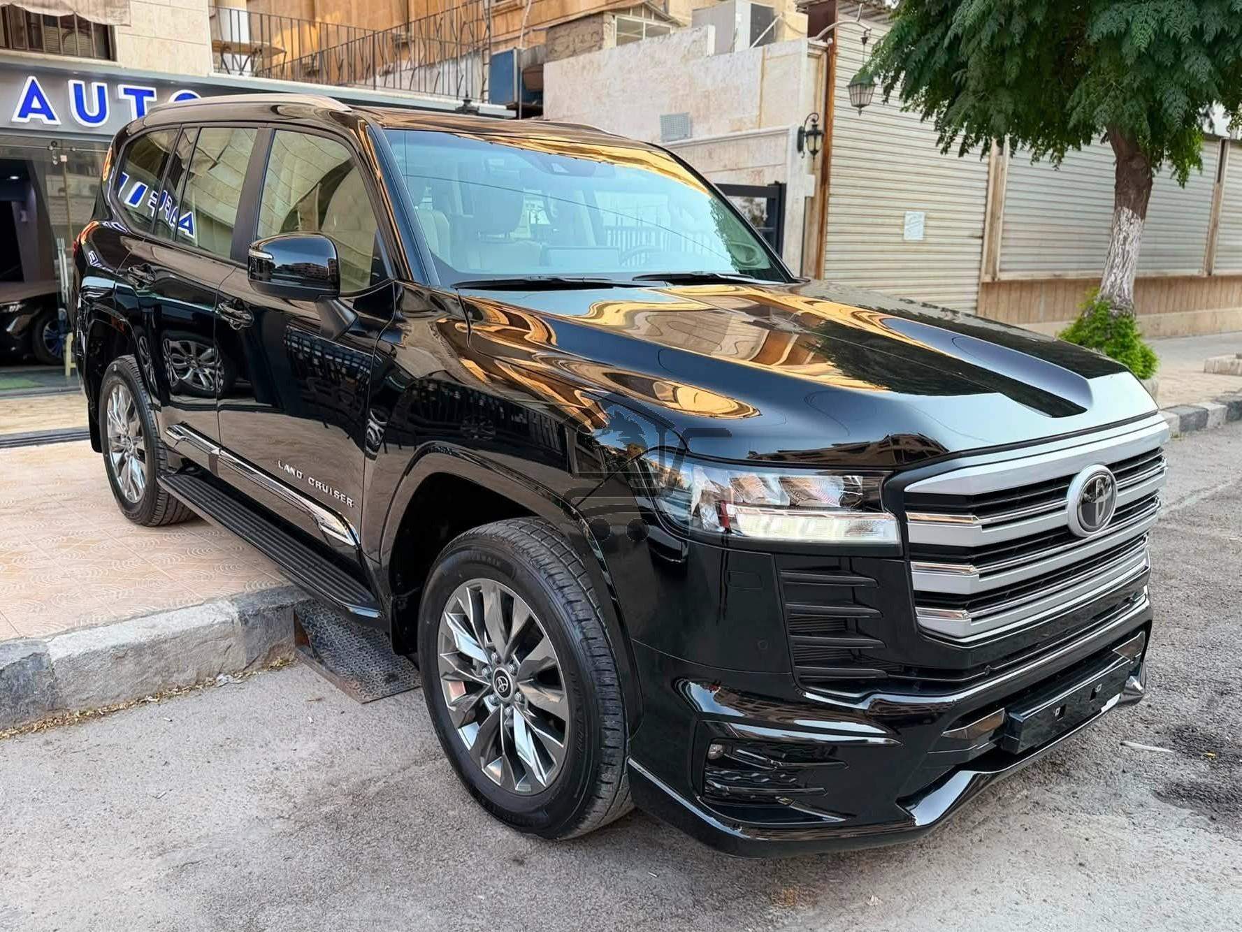 Toyota Land Cruiser GXR - الصورة 3