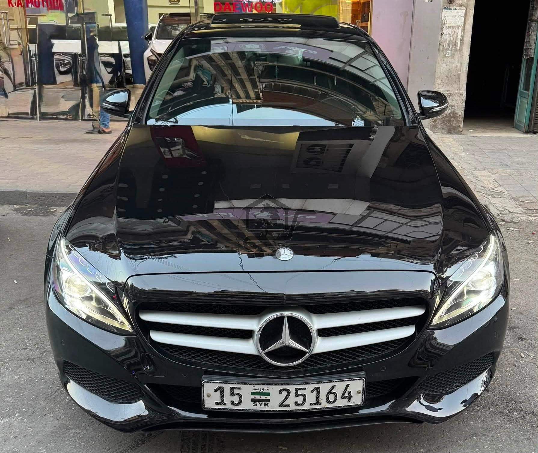 Mercedes-Benz C200 2016 - الصورة 1