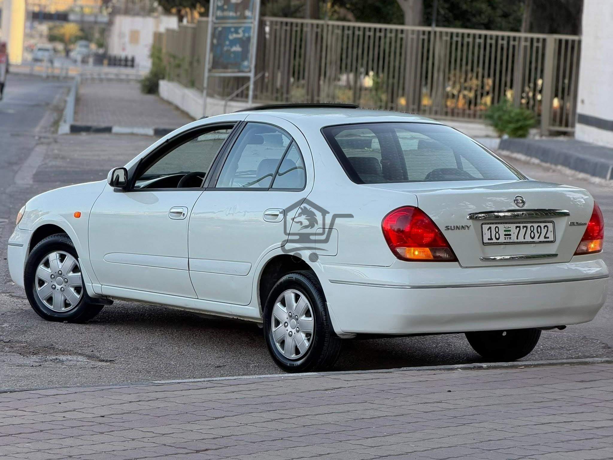 Nissan Sunny 2004 - الصورة 4