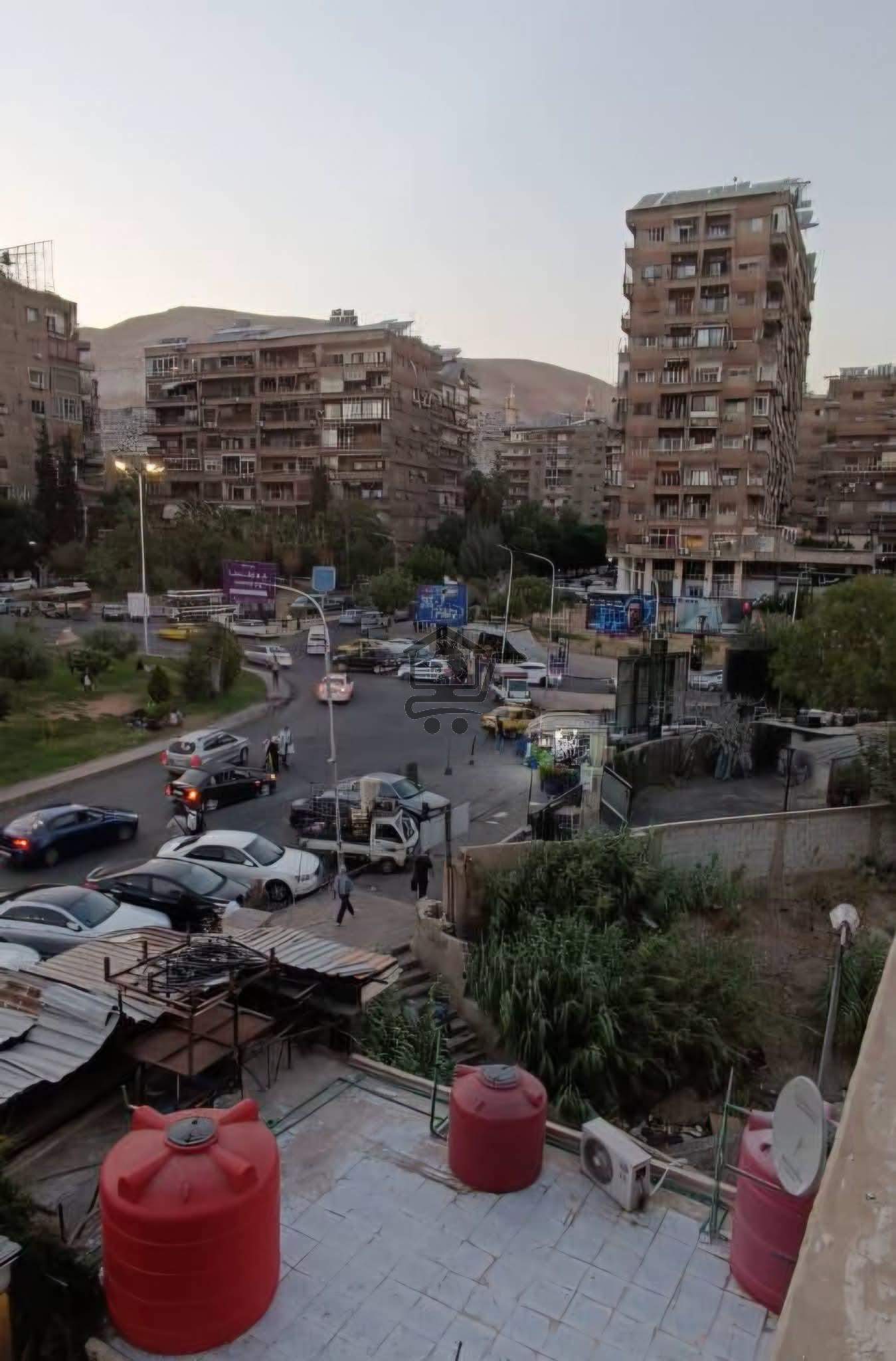 شقة بموقع مميز - الصورة 2