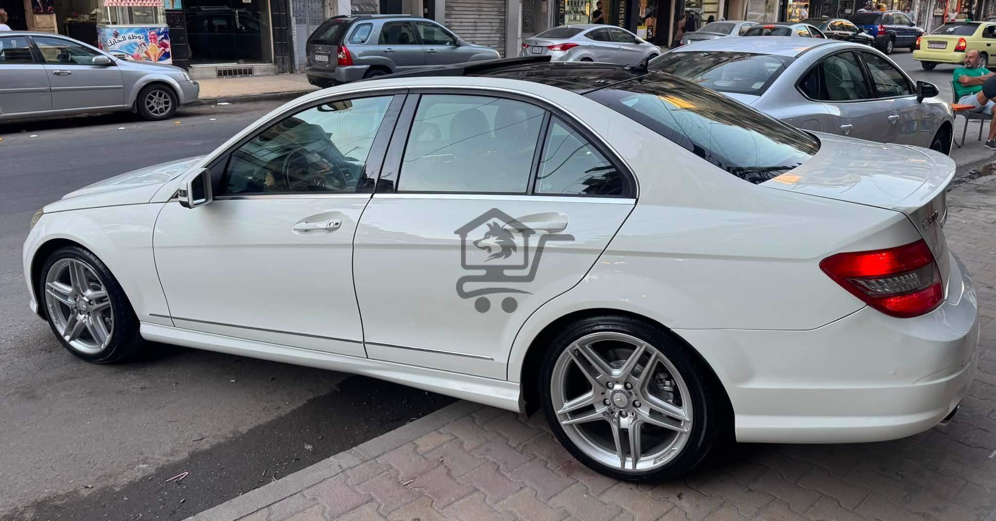 Mercedes-Benz C300 2011 - الصورة 4