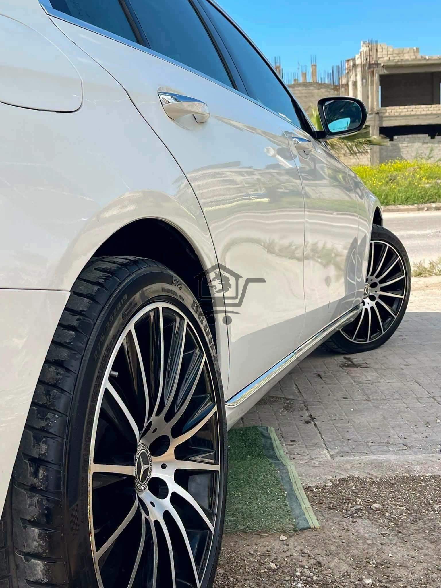 MERCEDES E200 - الصورة 5