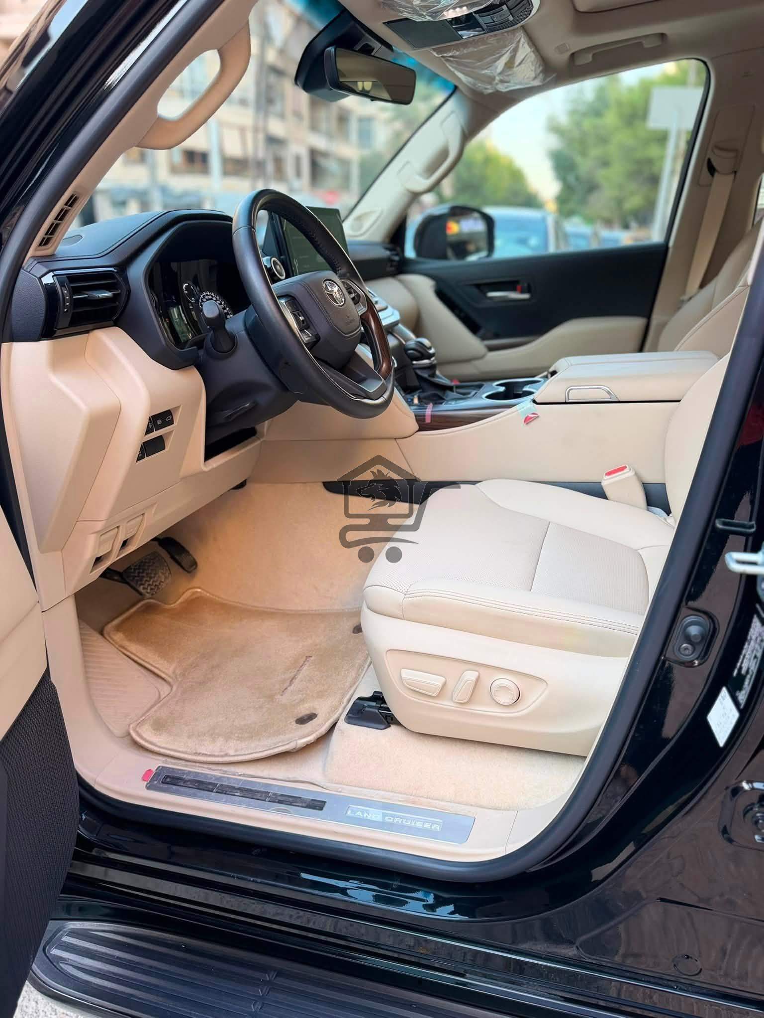 Toyota Land Cruiser GXR - الصورة 5