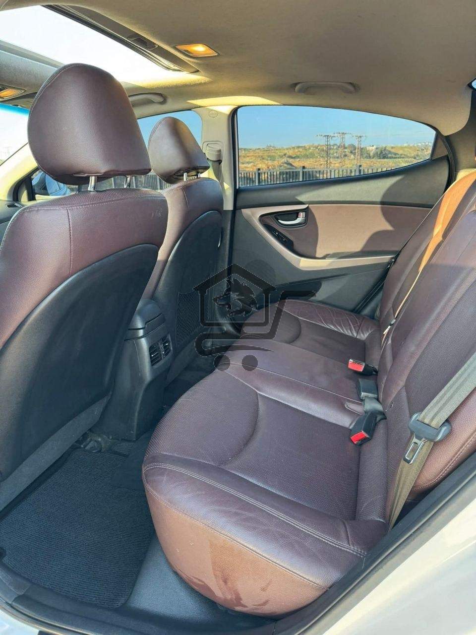 Hyundai Avante 2014 - الصورة 10