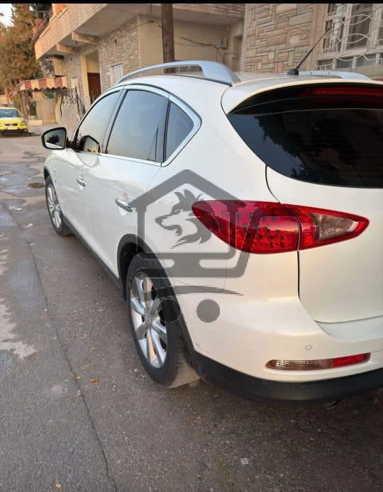 سيارة للبيع - الصورة 1