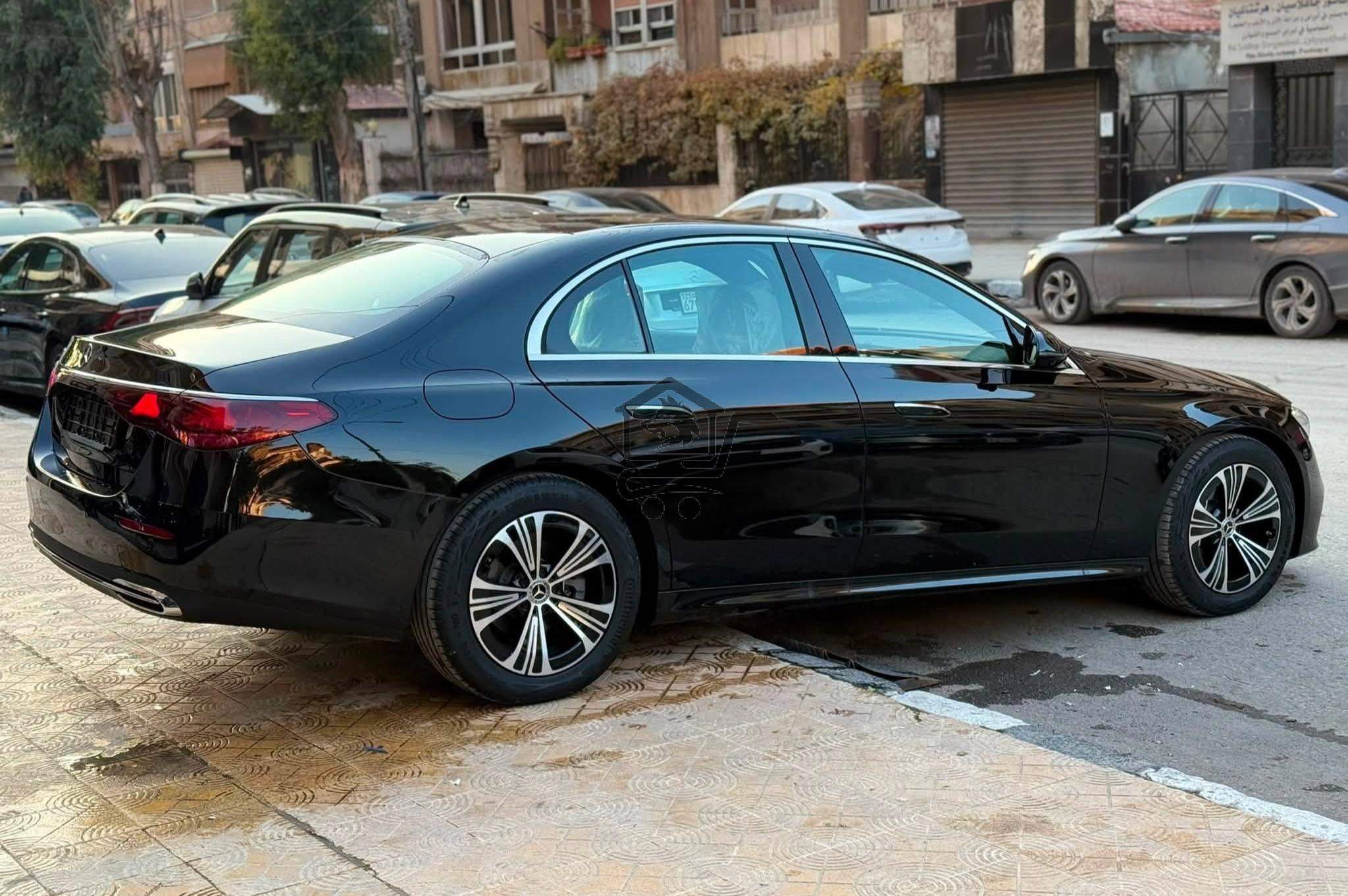 Mercedes E200 2026 - الصورة 4
