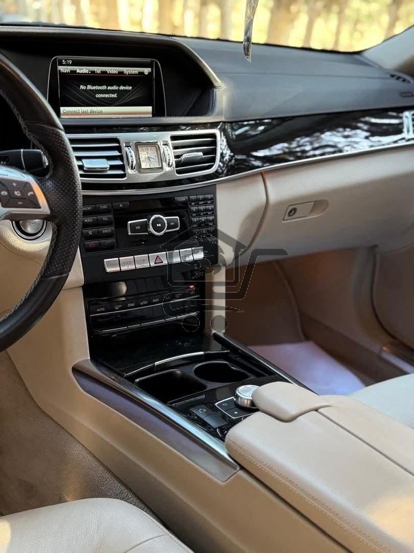 Mercedes Benz E300 - الصورة 6