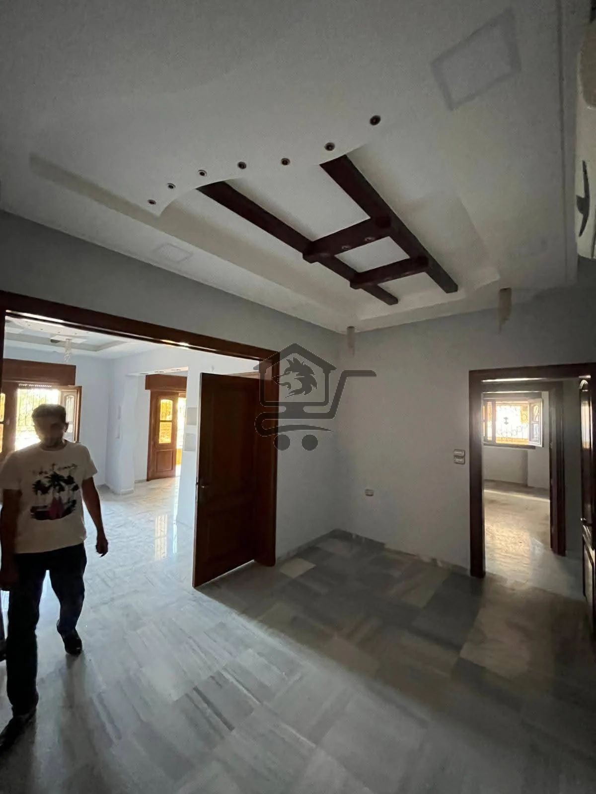 منزل فاخر بموقع متميز - الصورة 4