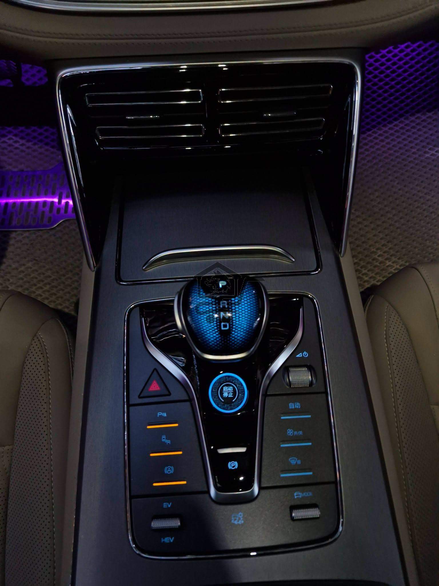 BYD Tang 2025 - الصورة 9