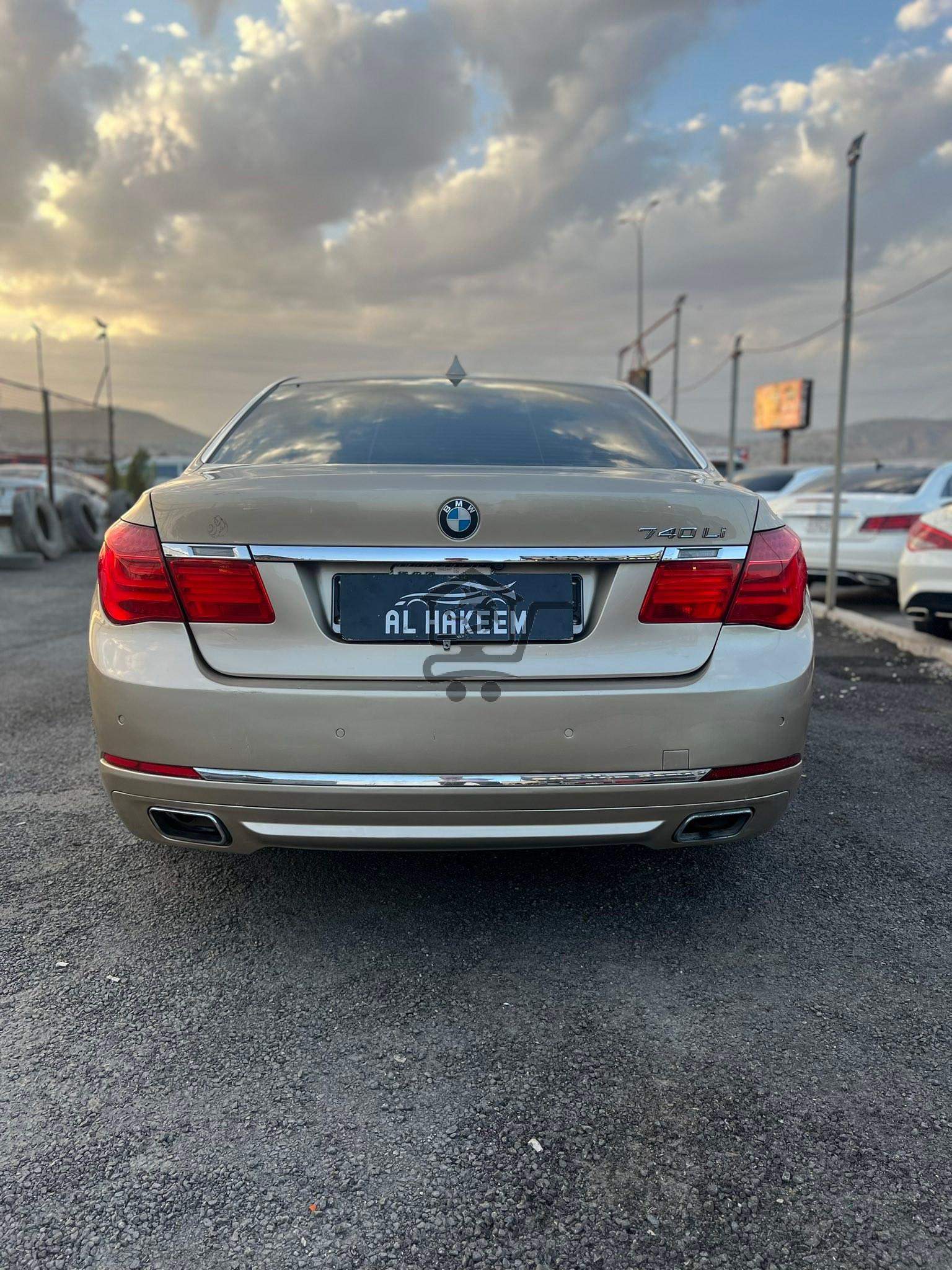 BMW 740i 2012 - الصورة 2