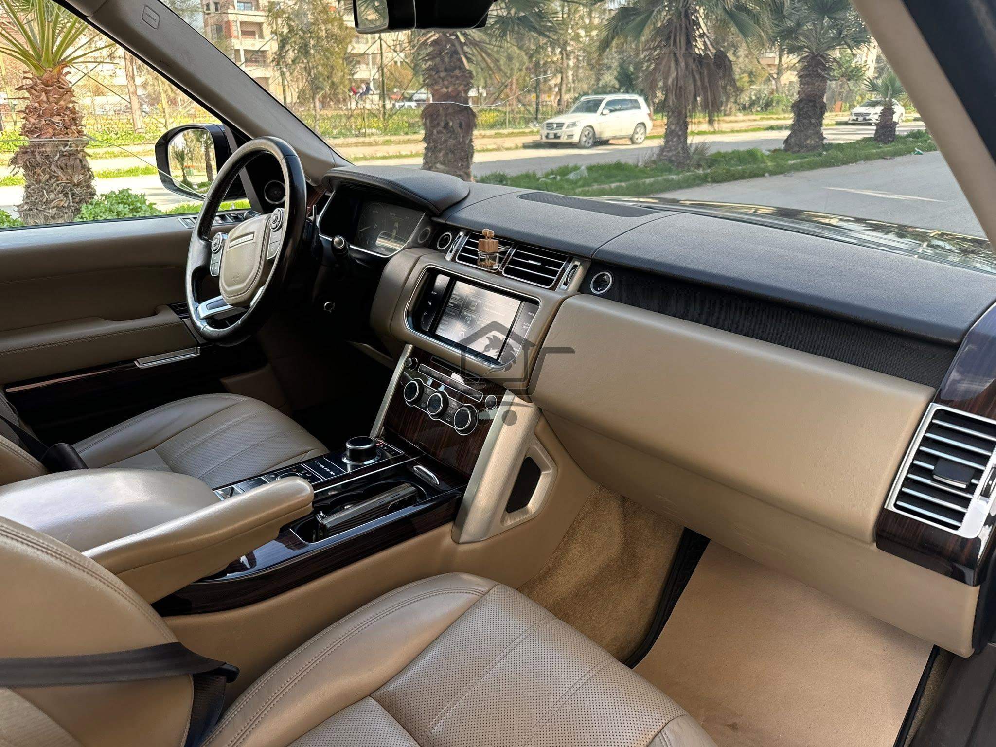 Range Rover Vogue 2015 - الصورة 5