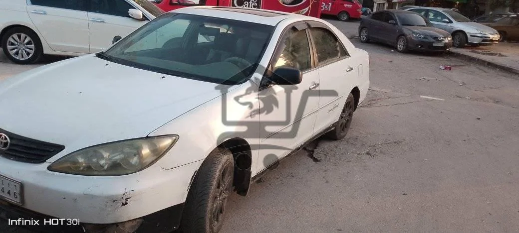 تويوتا كامري - الصورة 4