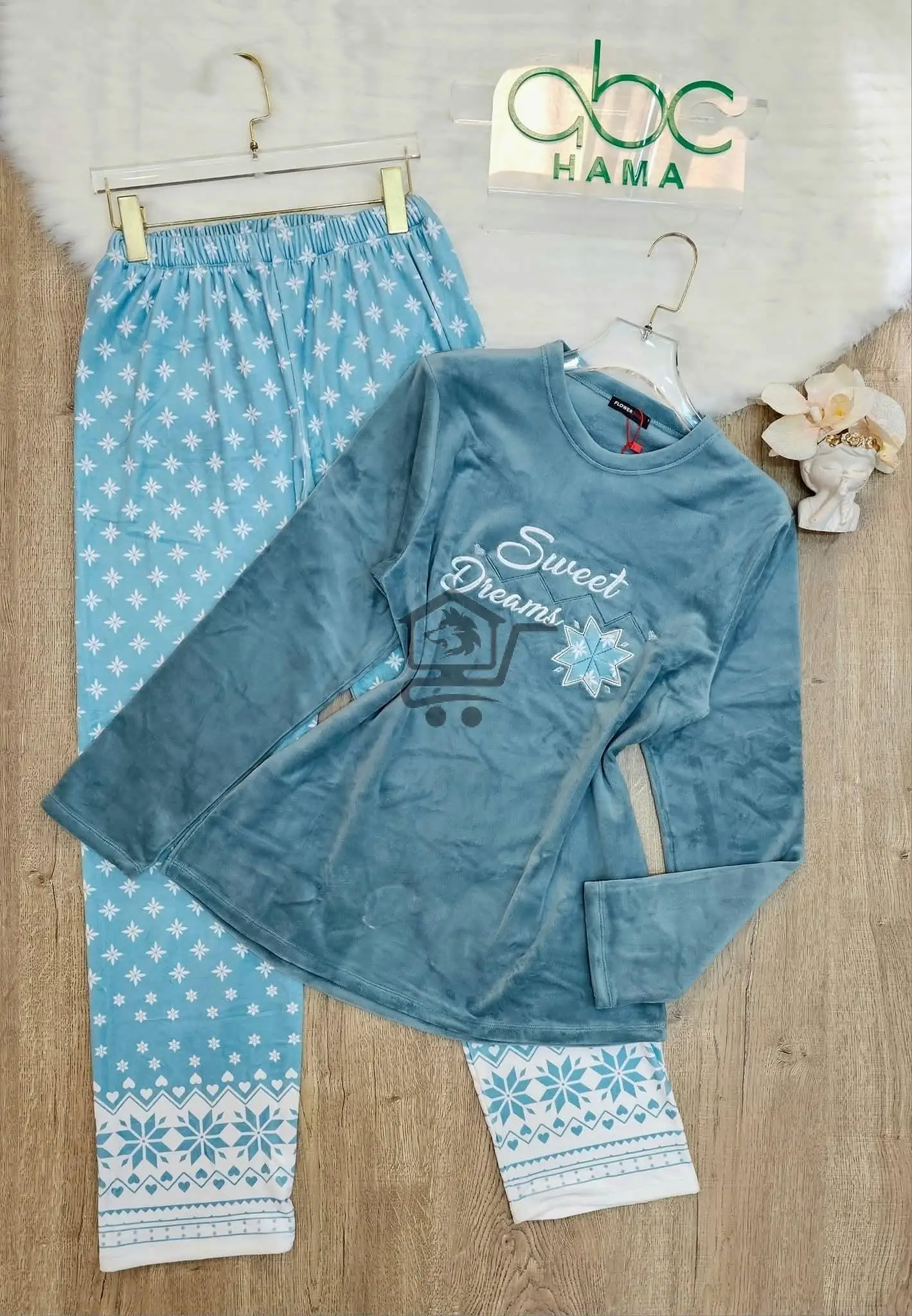 بيجامة مخمل - الصورة 1