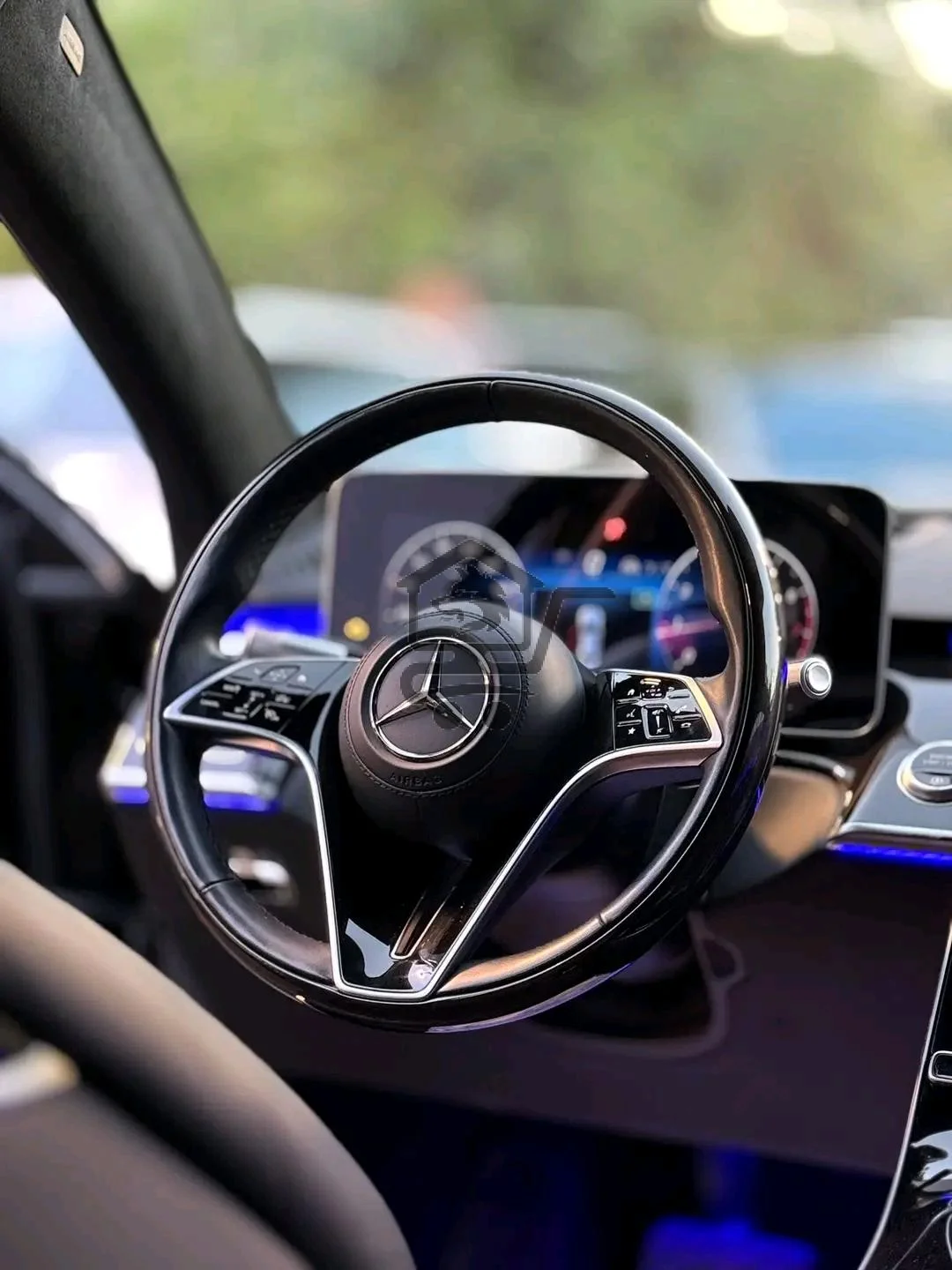 Mercedes Benz - الصورة 6