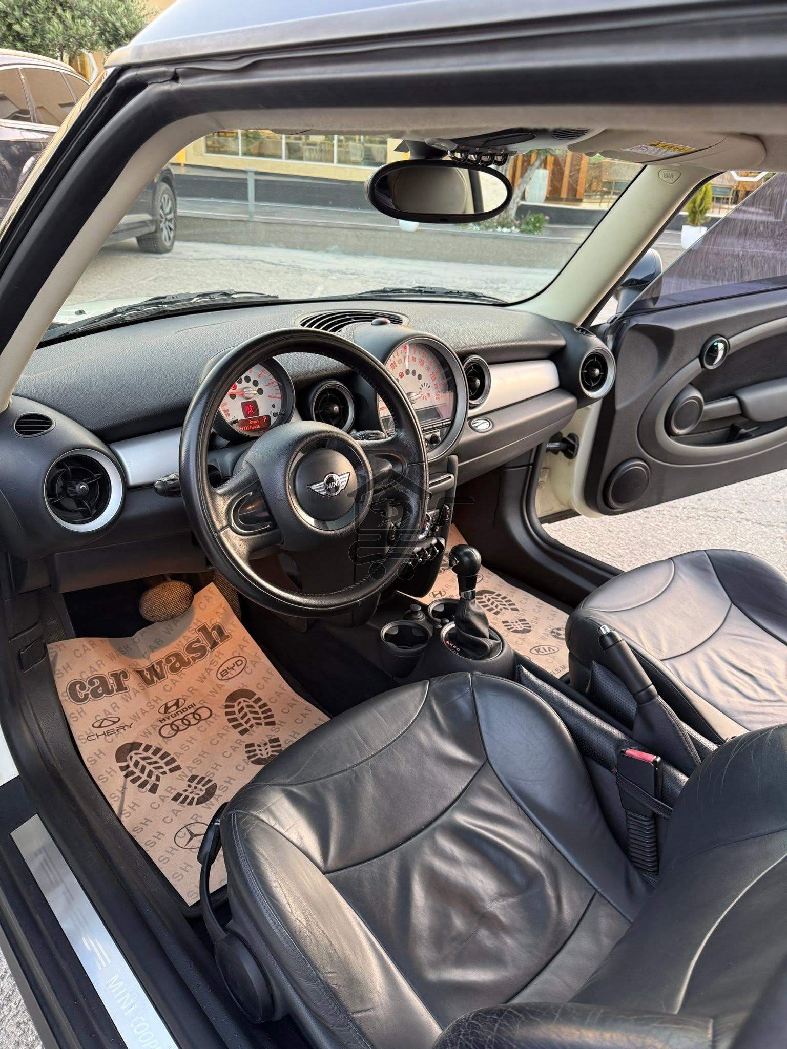 Mini Cooper Clubman 2011 - الصورة 6