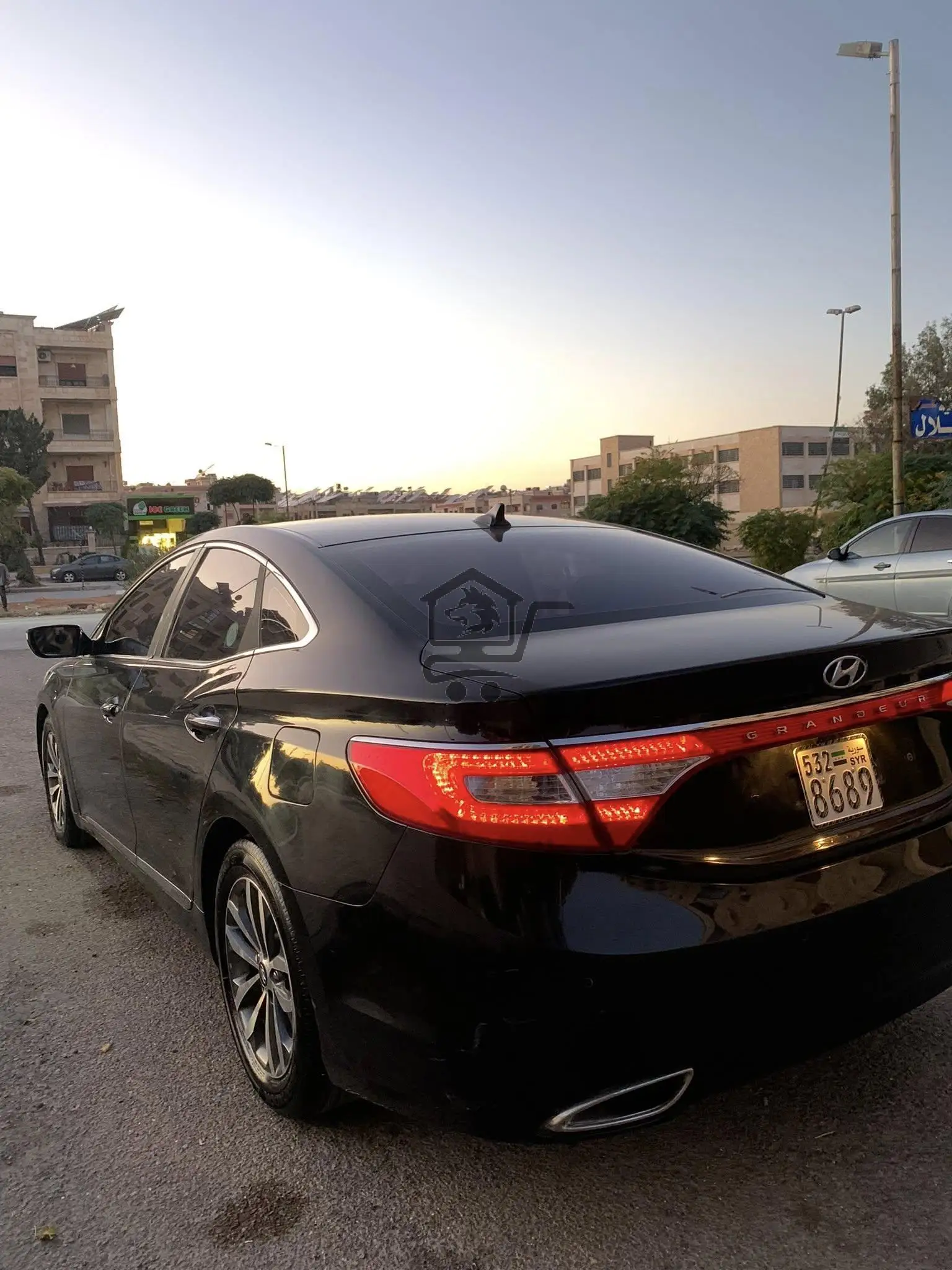 ازيرا غرانديور 2012 - الصورة 4